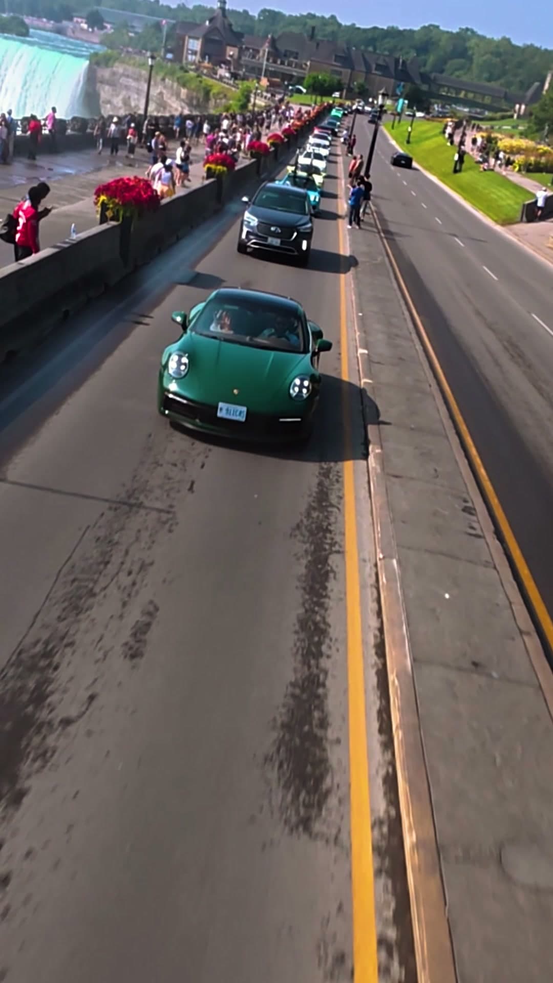 Parade line along the Niagara Parkway